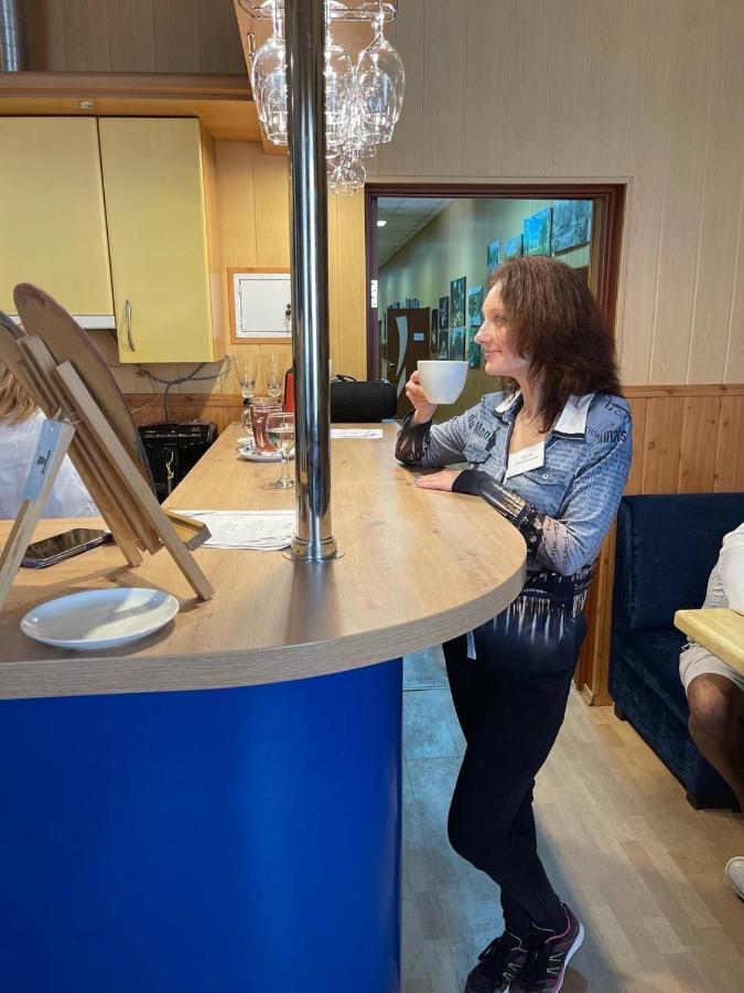 Арт-Вокзал Hotel Krivoy Rog Ngoại thất bức ảnh